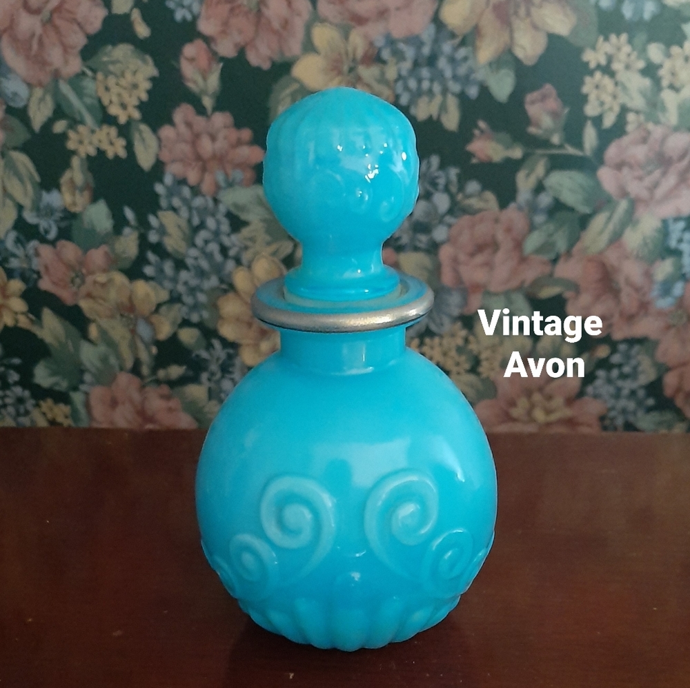 2 Vintage Avon Pcs. (70's) - Picture 2 of 3